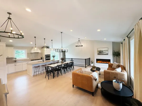 W6199 Fairway Dr, Spooner, WI 54801
