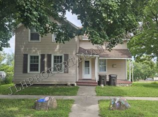 604 W Ringold St, Freeport, IL 61032