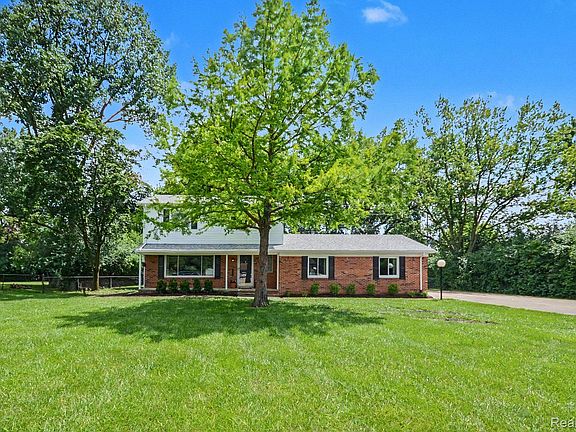 4th image of 24474 Springbrook Dr
