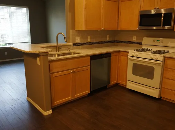 2415 NW Oak Knoll Pl, Beaverton, OR 97006