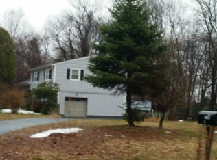 110 Old Schoolhouse Rd, New City, NY 10956