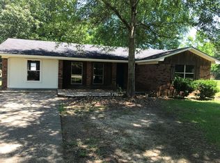 194 Oakwood Pl, Waynesboro, MS 39367