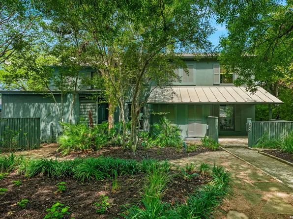 404 Sheraton, Terrell Hills, TX 78209