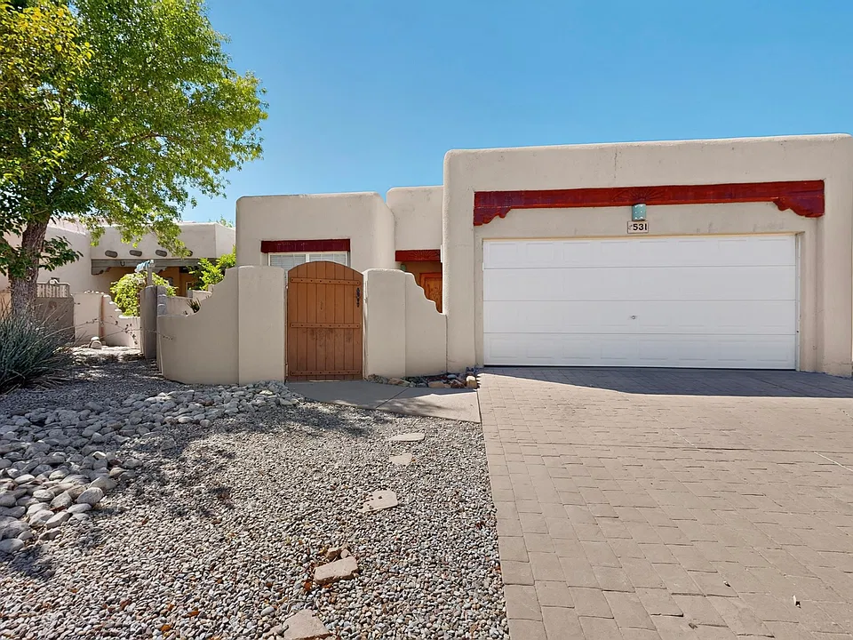 531 Via Patria SW