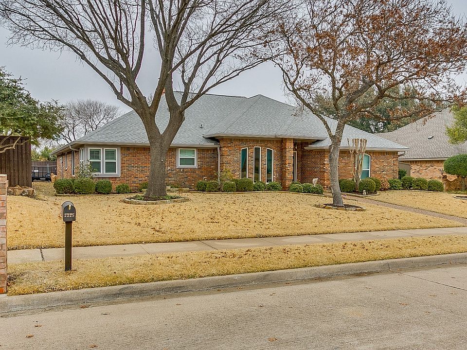 1st image of 2225 Evergreen Dr