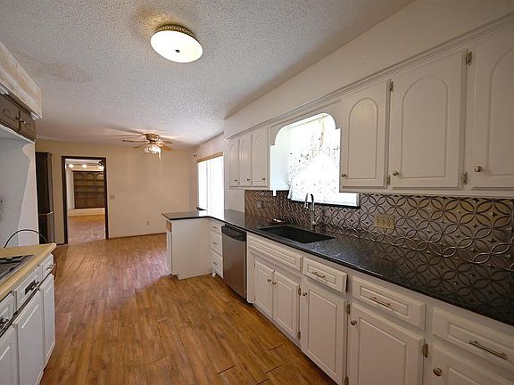 5th image of 2816 N Crescent Dr