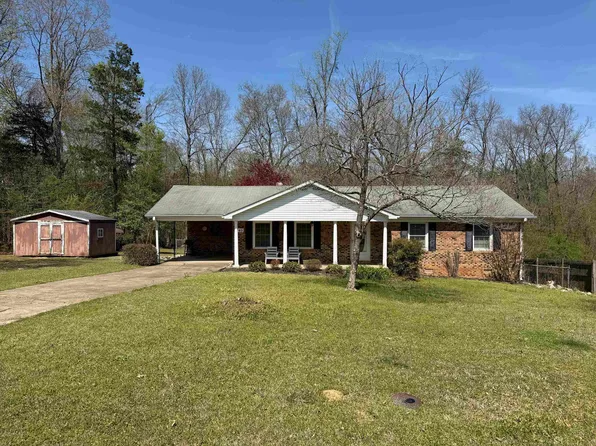 445 Barker Dr, Savannah, TN 38372