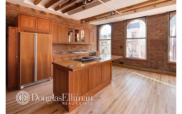 Sold by Douglas Elliman | media 17