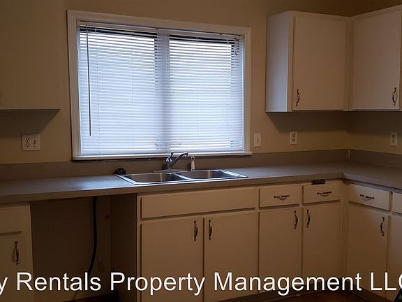 4th image of 908 N Warnell St