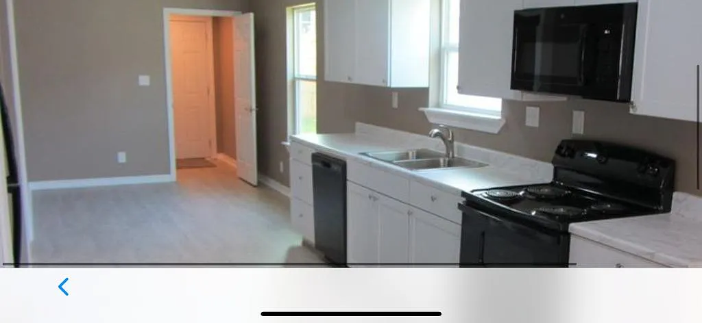 17317 Avondale Cir — Photo 1