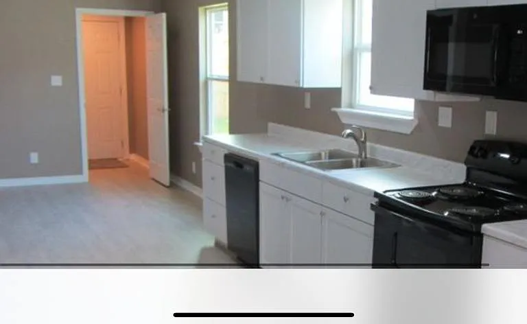 17317 Avondale Cir — Photo 1
