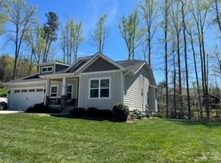 132 Olivet Ln, Fletcher, NC 28732