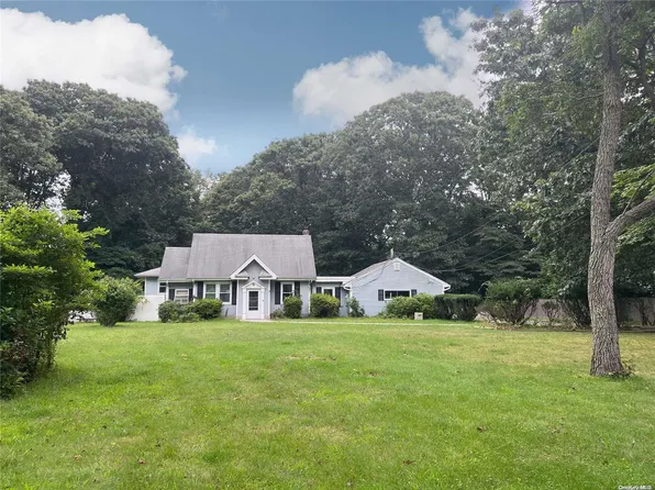 5 Wellington Road, Middle Island, NY 11953