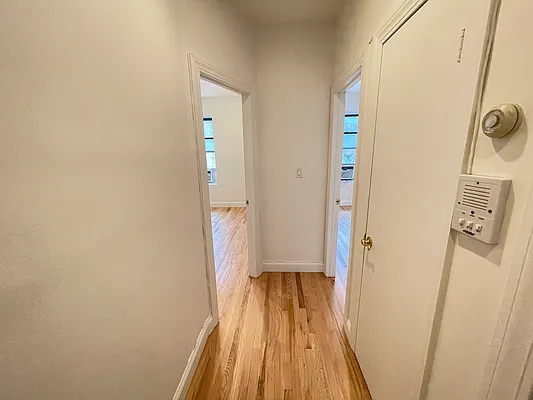 Rented by Bank Neary | media 14