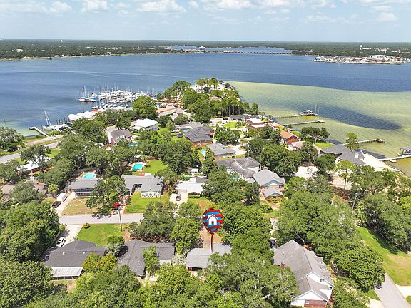 3rd image of 334 Yacht Club Dr NE