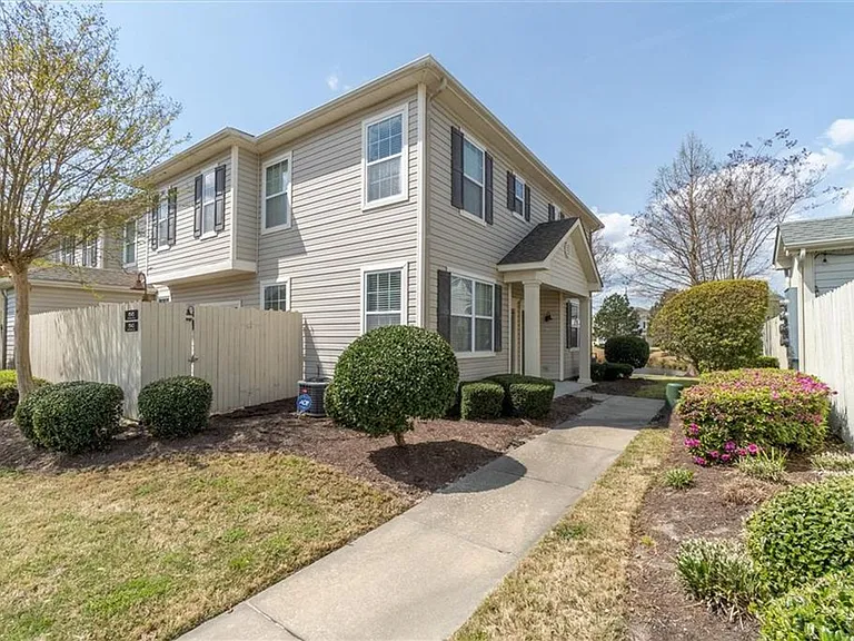 1543 Hambledon Loop — Photo 1
