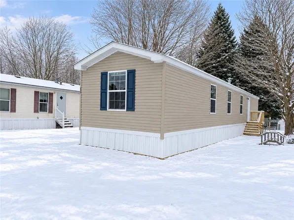 63 Brookside Estates Dr, Jamestown, NY 14701