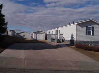 4024 Avondale Dr, Bismarck, ND 58503