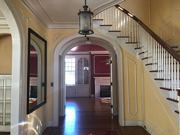 5th image of 111 Buford Pl