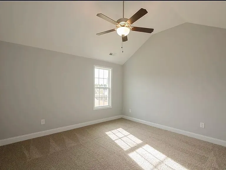 130 Brummel Ct — Photo 18