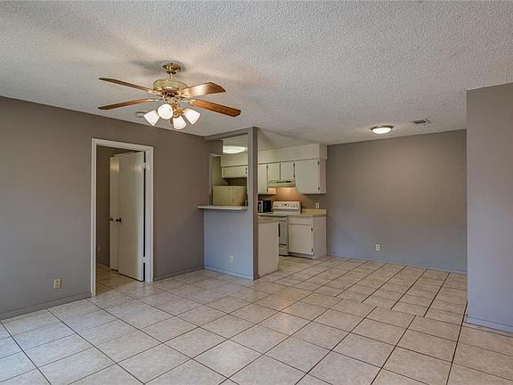 4th image of 8900 Piney Point Dr #A