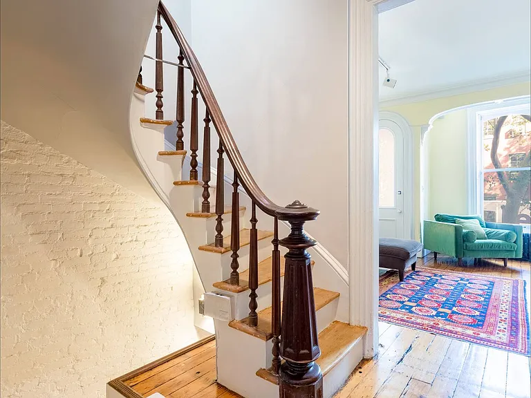 372 1/2 Pacific St — Photo 14