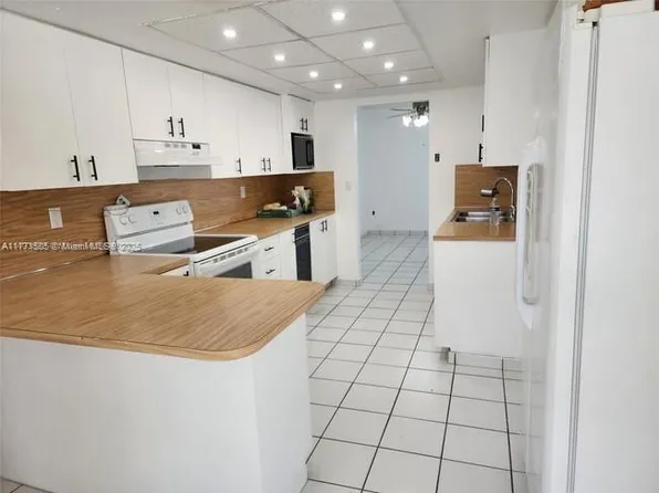 857 W 79th Pl, Hialeah, FL 33014