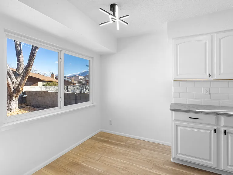 6321 Leslie Pl NE — Photo 10