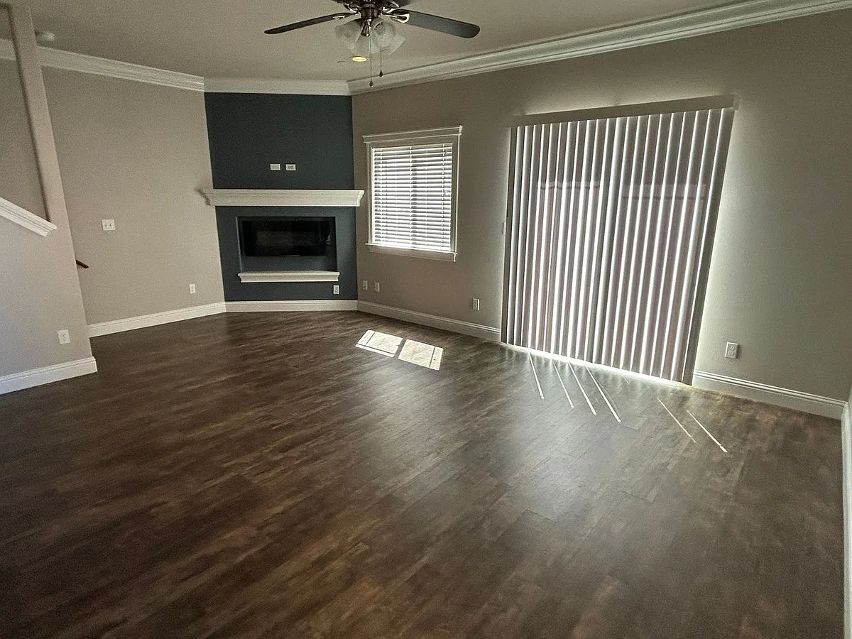 Building Photo - 2601 Sapphire Ln #3