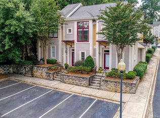 1083 Park West Dr, Charlotte, NC 28209