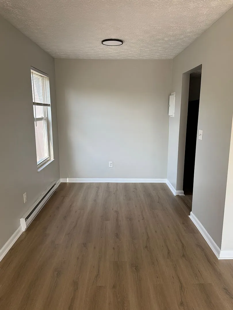 GreenFeatherCt708 — Photo 4