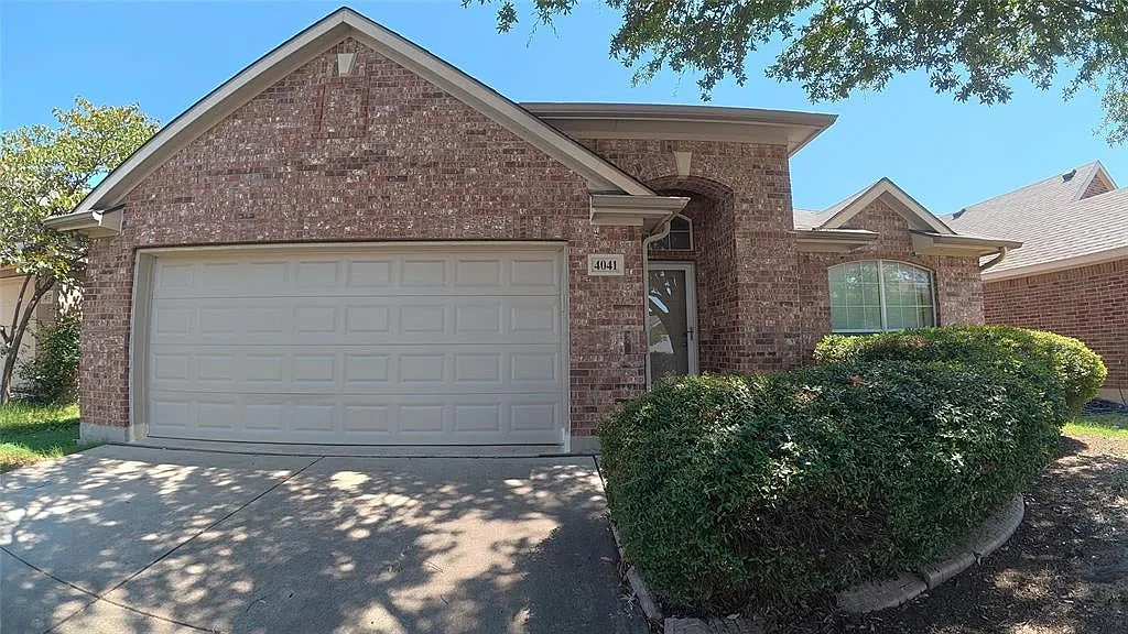 3 bed, 2091 sqft, $2,200 — Photo 1