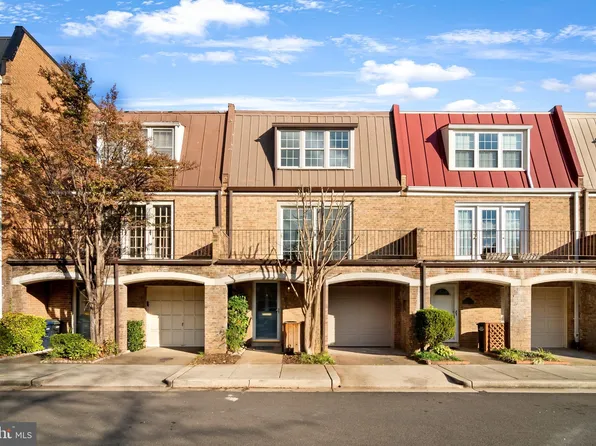 616 4th Pl SW, Washington, DC 20024