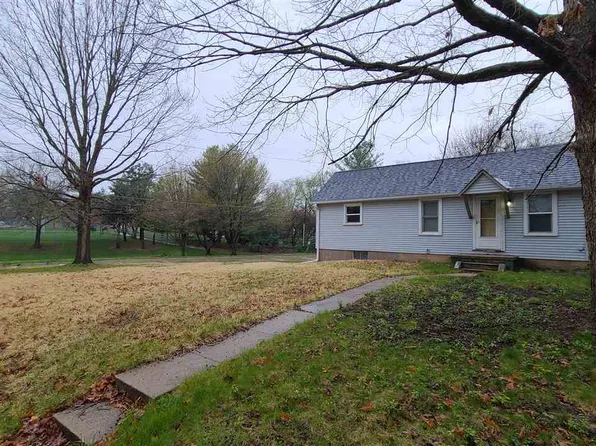 702 5th Avenue Pl, Coralville, IA 52241