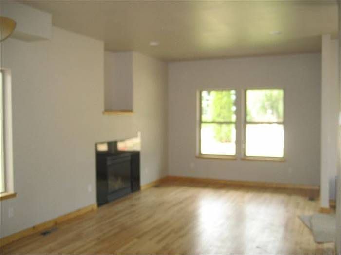 2nd image of 831 Pine St