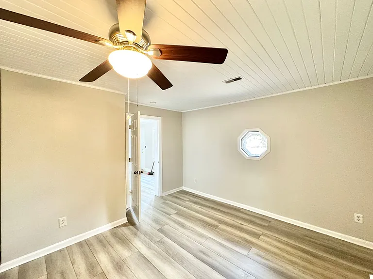 3912 N Church St — Photo 14