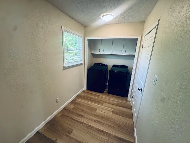 510 Kern Rd — Photo 8