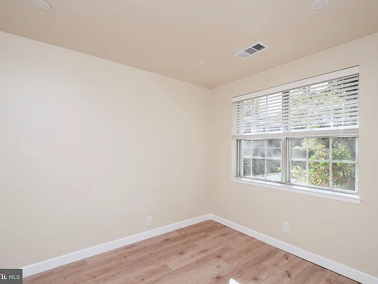 2812 S Wakefield St #B — Photo 12