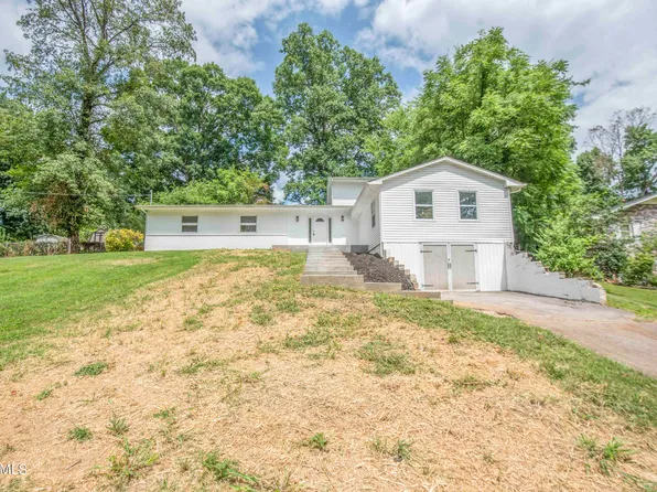 1905 Wintergreen Dr, Knoxville, TN 37912