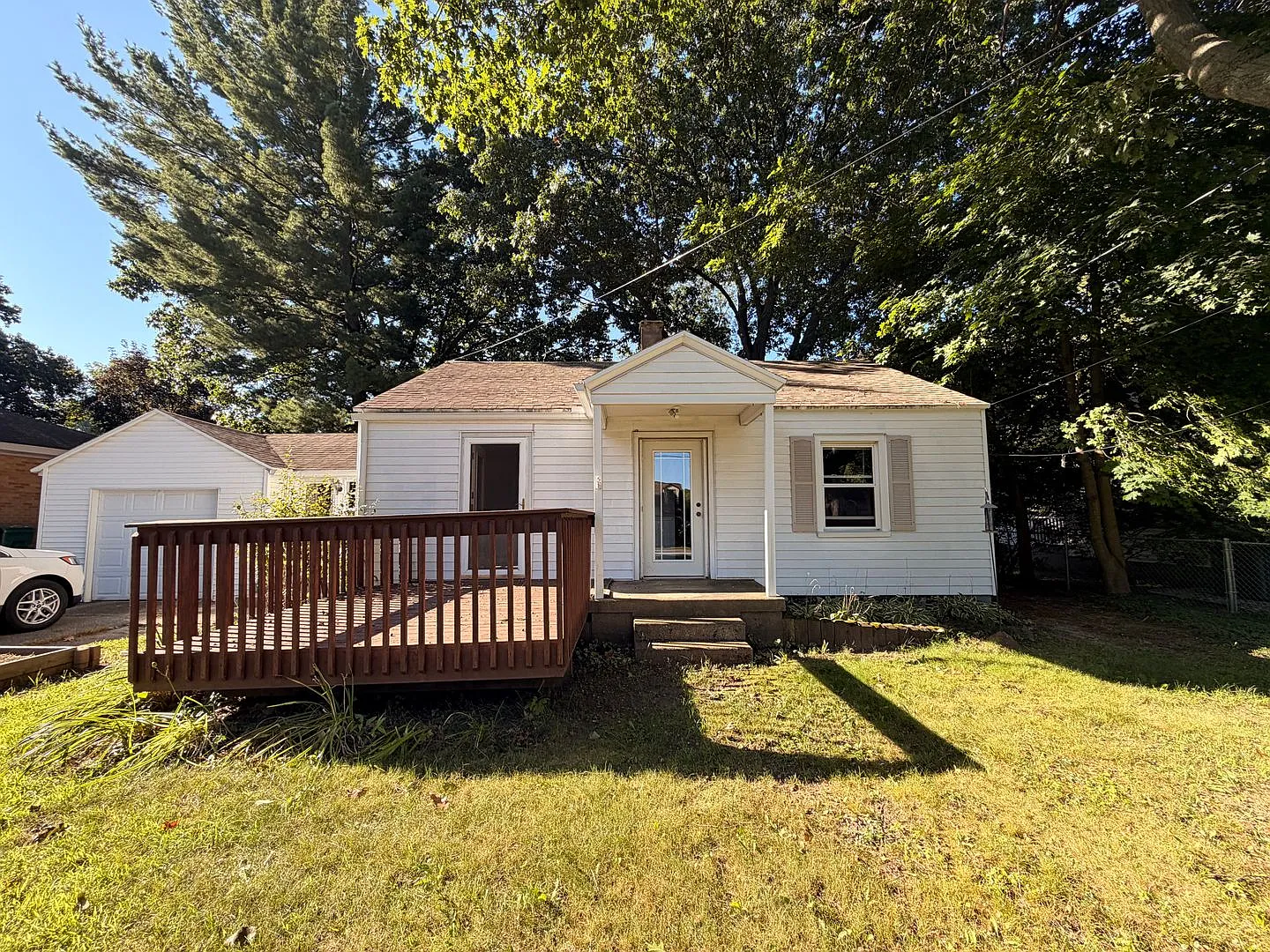2 Bedroom home - with laundry included — Photo 1