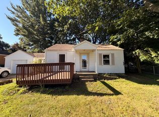 446 Fontenelle St SE, Grand Rapids, MI 49548