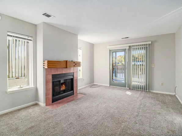 317 5th Ave APT 2, Manistee, MI 49660