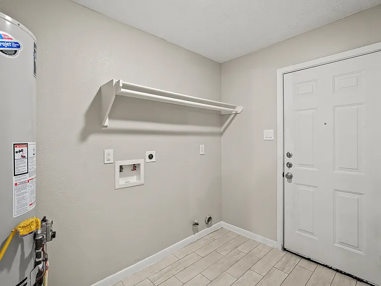 105 Navajo St — Photo 18