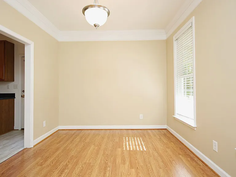 5496 Hill Top St — Photo 8