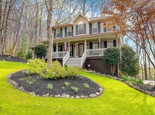 17 Angleblade Rd, Landrum, SC 29356