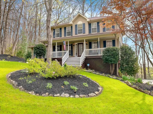 17 Angleblade Rd, Landrum, SC 29356