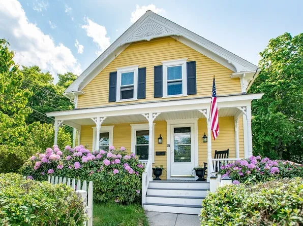 21 Freeman St, North Attleboro, MA 02763