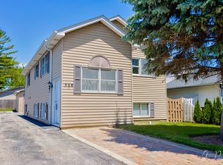 528 Woodmoor Dr, Round Lake Beach, IL