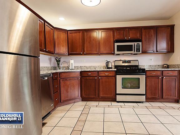 4th image of 2226 Foxmoor Ln #2226