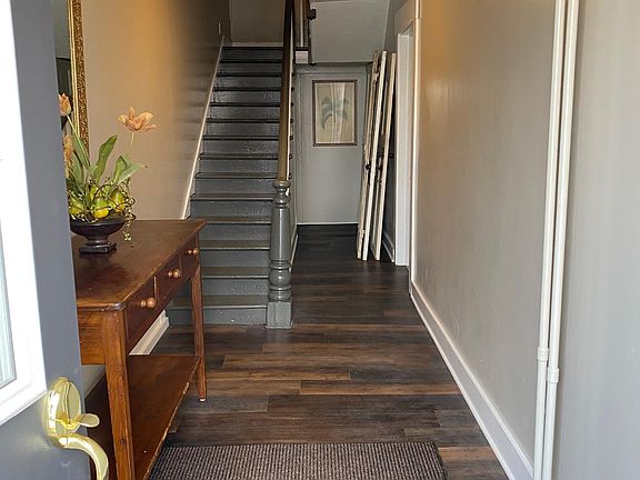 bottom floor foyer